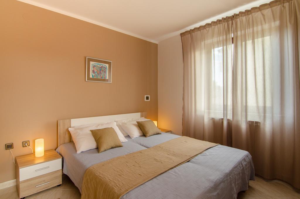Apartments Karlo & Ivona ラビン 部屋 写真