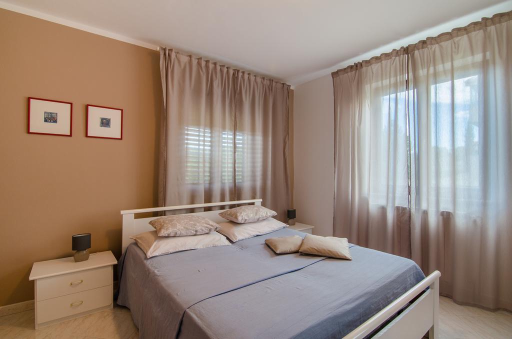 Apartments Karlo & Ivona ラビン 部屋 写真