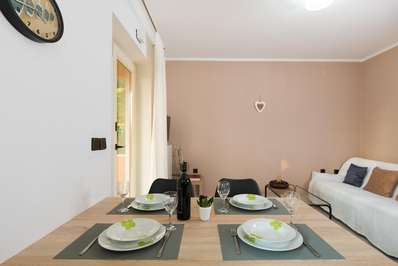 Apartments Karlo & Ivona ラビン エクステリア 写真